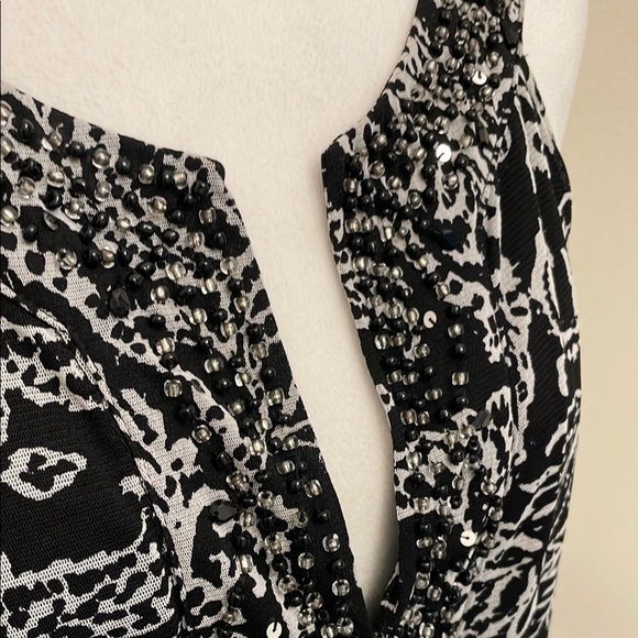 INC International Concepts Black and White Sleeveless Cut Out Tank Top GC - Picture 3 of 13